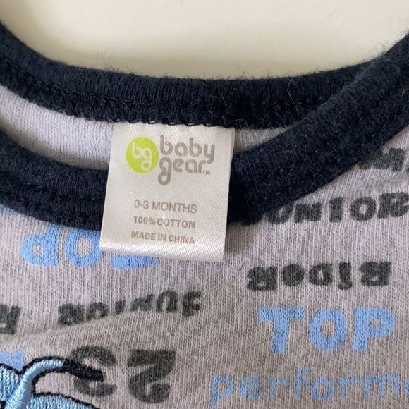 🌵Bundle to save 3/$10!🌵TWO for ONE 0-3 baby outfits - Picture 4 of 6